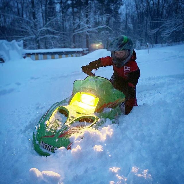 SledUSA's tweet photo. Getting some miles in! 🤘🏻
📷: @chrislaponius
#SledUSA #RideWithPride #SledUSANation #Snowmobiling https://t.co/GlW7OuvVpU https://t.co/chxLz68daF
