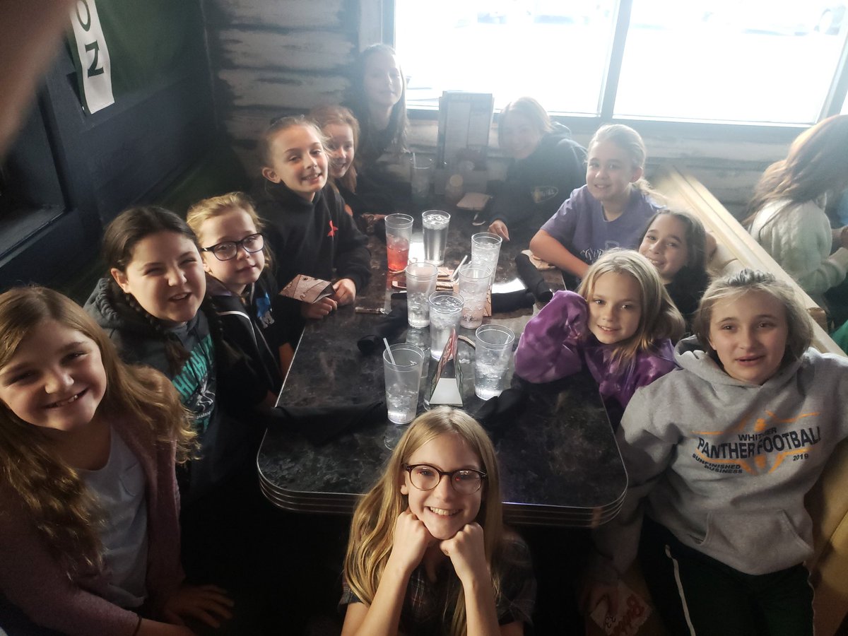 Lunch to wrap up our 2019 comp season. 💙❤