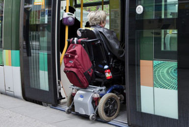 pierredeniziot's tweet image. ♿ Cette #GREVE qui dure... Je pense aux franciliens en situation de #Handicap hyper impactés; plus que quiconque ! Nous connaissons votre galère dans les transports. @iledefrance investit massivement. Mais les conditions de cette grève ne sont plus acceptables pour les #PMR 😱
