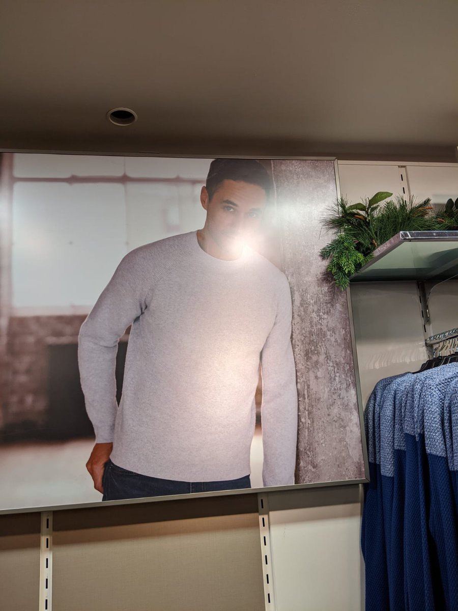 allypallyo's tweet photo. @marksandspencer can you help me and tell me which jumper this is?! https://t.co/7hEy31klW9