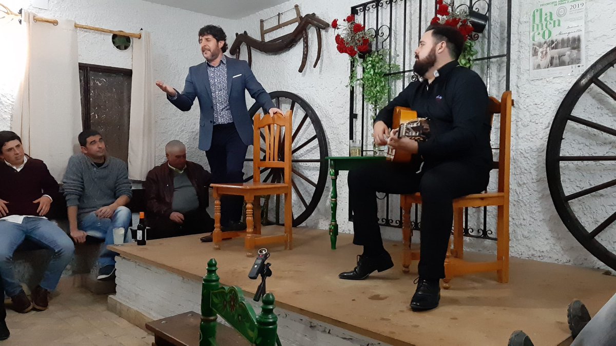 Un placer anoche en la Peña Flamenca de La Luisiana, con mi compañero @juanimaringuitarra la semana que viene nos vamos para Lucena. 😜