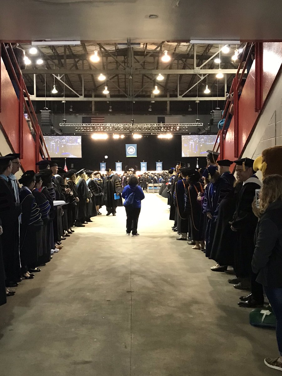 AVPDOSiliana's tweet photo. My views of commencement today!! Congratulations Hawks!! #UHCLpride 💙💚 https://t.co/VOF2hOU11T