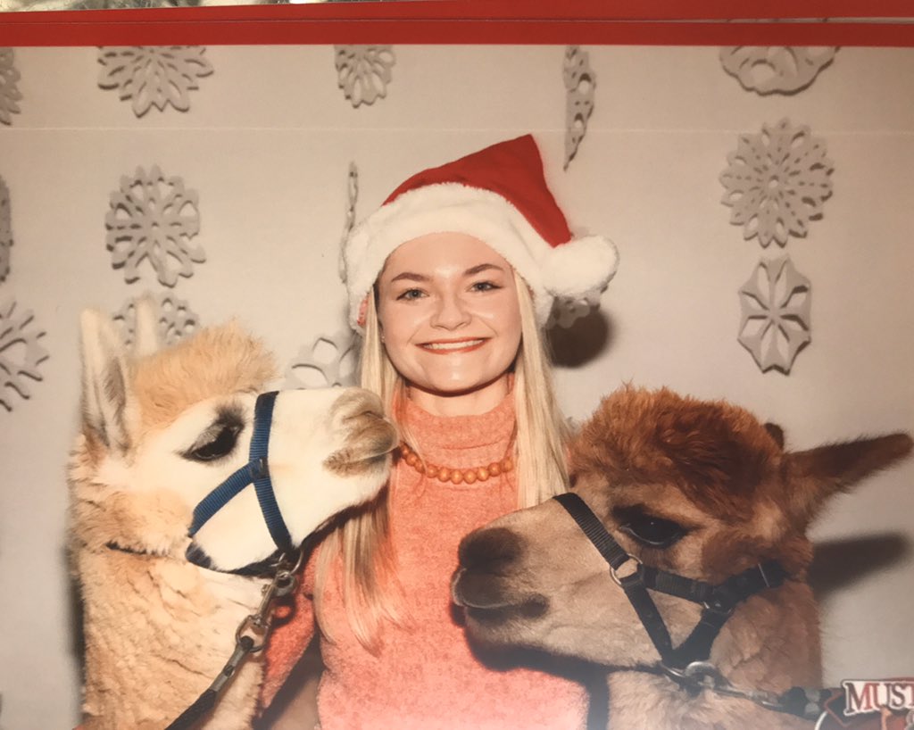 cperrymaddog's tweet photo. My little boo, home for less than a day and we’ve already made Christmas memories!!!
#alpacas #irisperry #ChristmasAtThePlaza https://t.co/Q1h2LJPkZq
