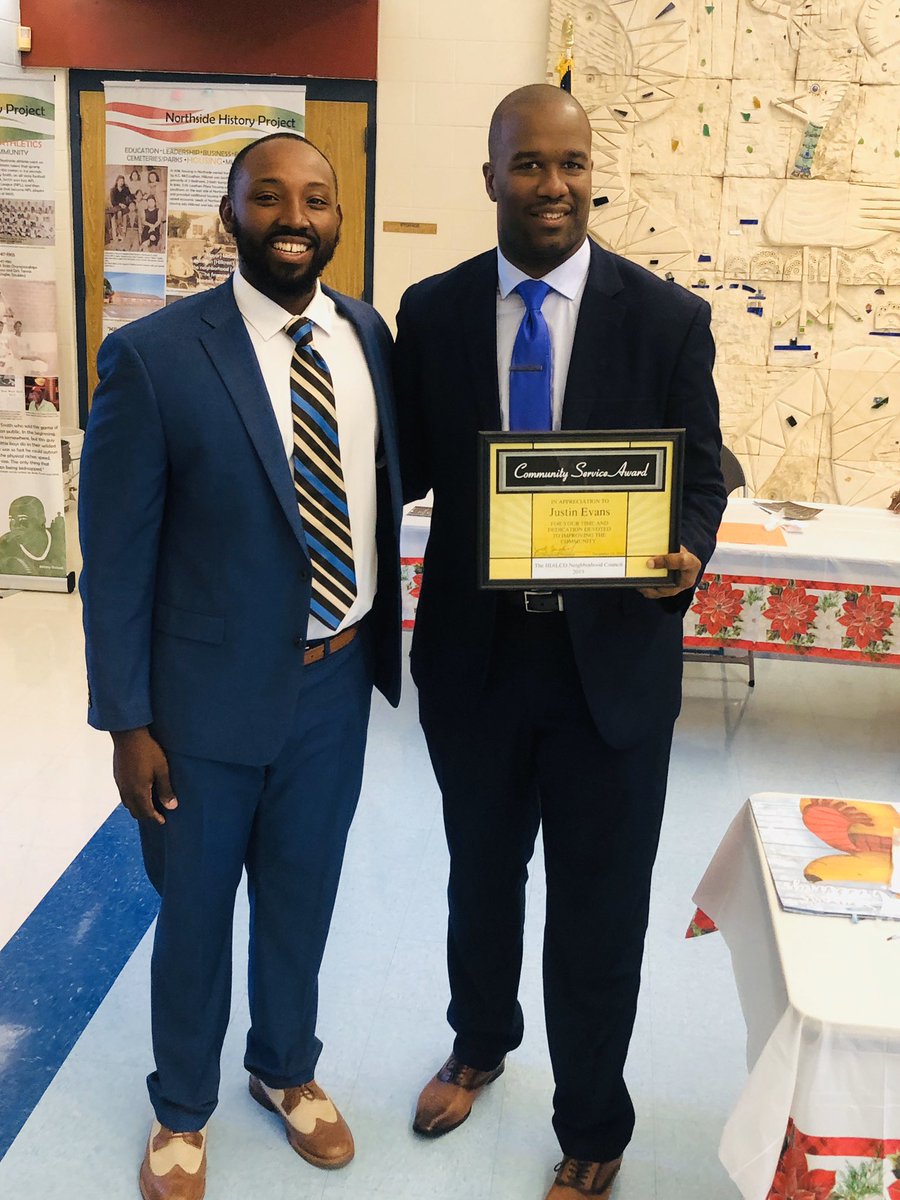 Happy to welcome <a href="/EvansJusten/">CoachJustenEvans</a> to the club of community award winners. Great accomplishment and well deserved. 

#MBN 🍇🔋 
#Wethenorth 🗺