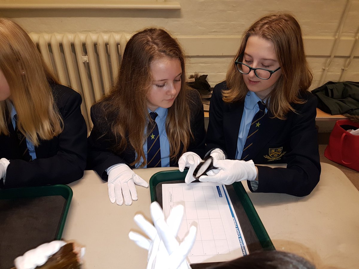 CCS_History's tweet photo. Artefact study at Hampton Court. Yr 8. #InspireEmpowerExcel https://t.co/02ZtqGQto7