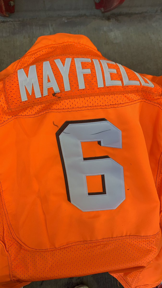 flyer_meyer10's tweet photo. @bakermayfield I got my jersey marked up trying to get to you but you left as I got there. 0-1 #smh #onlywish https://t.co/e1EV0dMKEk