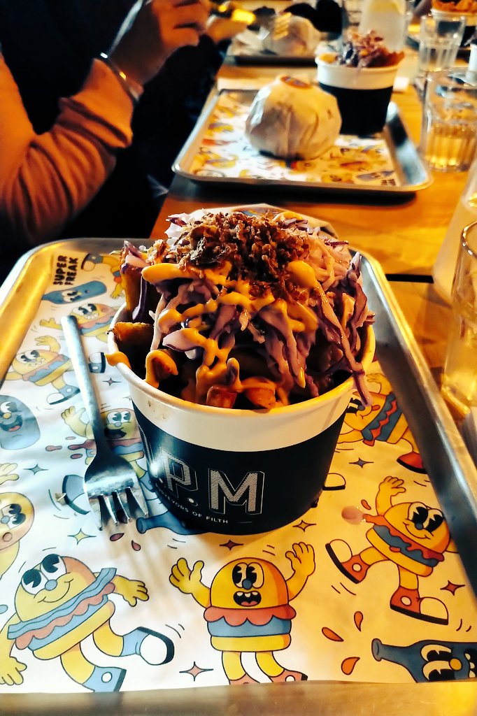This week's #foodie #foodporn is c/o <a href="/OriginalPattyM/">O.P.M</a> 🍔 #nuggz #odbfries n #burgers all round! We had an hour for lunch &amp; the #OPM team didn't disappoint. Fast efficient service &amp; food to die for! #YouGottaEatHereBRUM #LunchGoals #IRdoesDigbeth #TeamAwayDay #BrumHour @ThePAGuide