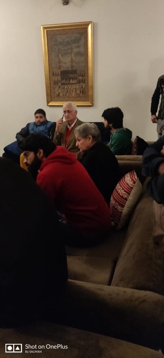 biswan149's tweet photo. We will see @DelhiPolice in court...!
Thanks @salman7khurshid sab for standing with the students of jamia and also with residents of jamia nagar. https://t.co/UmmkuZ98oV