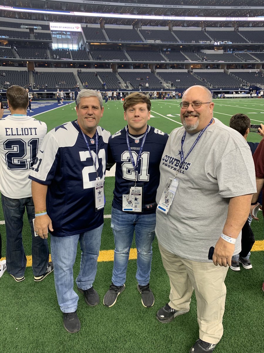 StarSportsTours's tweet photo. Our Presidential package holders Gary Timmons, Trey Timmons and Dennis Garrison with pregame sideline access! Visit https://t.co/TMu3iVdlZF or call 817.542.0011 to book your package today! #LARvsDAL
#PresidentialPackage #OnlyWithSST #CowboysNation #CowboysTravel https://t.co/ew70PW8k4L