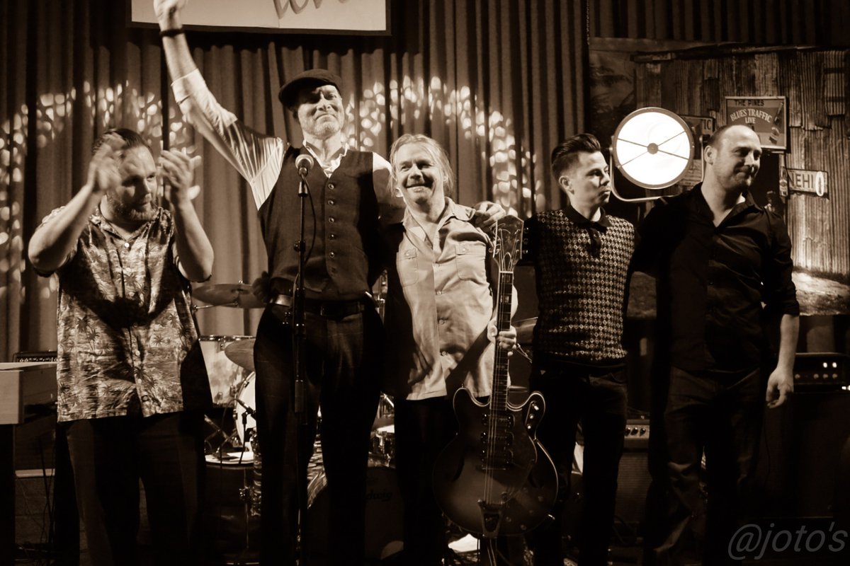 Detonicsblues's tweet photo. Last night in #Beringe at #bluestrafficlive 
#bluesmusic #uprightbass #bluesharp #hammondleslie #gretschdrums #westcoastblues #music #liveconcert #maestro #swing #oahuamps https://t.co/HF4Xi8ihLS