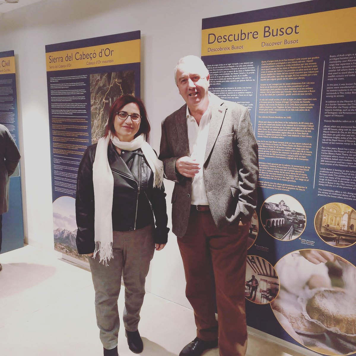 CompromisBusot's tweet image. ▶️Hui hem estat a la inauguració del centre de recepció❗ de les Coves de Canelobre 🌄
😊👏Esperem que siga un referent per als visitants que volen conéixer les coves i Busot
#CompromísPerBusot
#CovesDeCanelobre
#Patrimoni