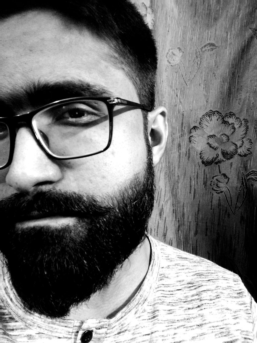 IamYasir44's tweet photo. #DarkSide
#selfie
#BalckFilter
#ImpactFilter
#Mustache
#BEARD
π€π€π€π€ https://t.co/S1SLnbnAsS