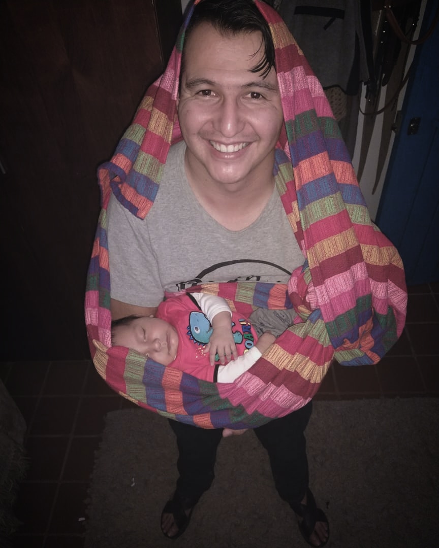 Donaji_Dom's tweet photo. Practicando cargar a bebé de muchas formas #porteo #paternando #rebozomexicano #rebozo #porteando #emiliobebe #papá #mylovelyfamily❤��� te amo @Francamlo28 https://t.co/31vWGYvCnT