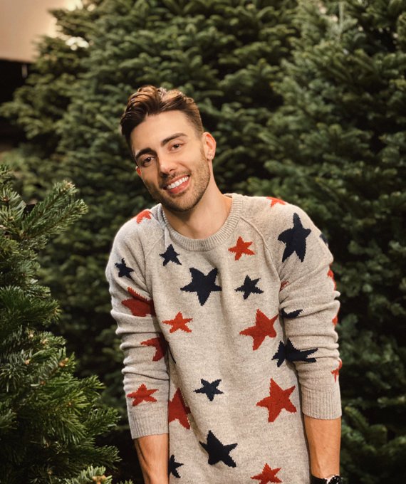 We finally picked our Christmas tree... still not sure why I dressed like the 4th of July but yolo. https://t<a href="/tag/feels"class="tags"><span>#feels</span></a>