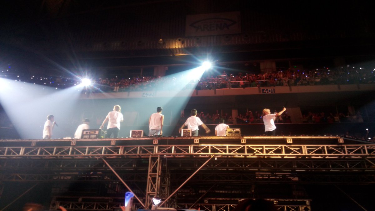 hengnuoyii's tweet photo. Yesterday was indeed a night to remember! They all made my day so special π Thank you so much @happeehour for this! I'll will never ever forget this. One of the bestest thing happened in my life! I love you @SJofficial see you again soon my kings! ππ #SS8inMNL #SJReturnstoPH https://t.co/mdoaIMuEMI