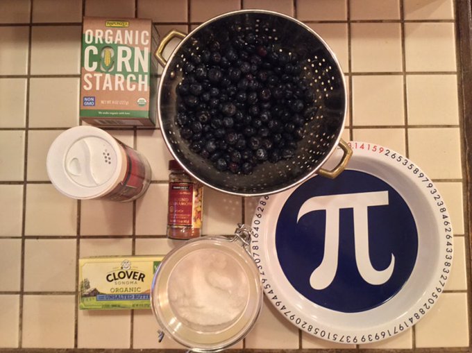 🔵🥧 Baked a #blueberry #pie last Sunday, my third pie, blind to an unexpected change coming just minutes<a href="/tag/blueberry"class="tags">#blueberry</a><a href="/tag/pie"class="tags">#pie</a>