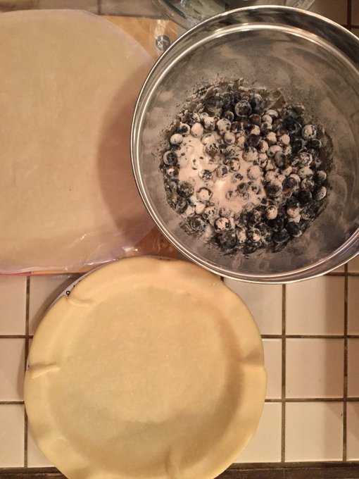 🔵🥧 Baked a #blueberry #pie last Sunday, my third pie, blind to an unexpected change coming just minutes<a href="/tag/blueberry"class="tags">#blueberry</a><a href="/tag/pie"class="tags">#pie</a>