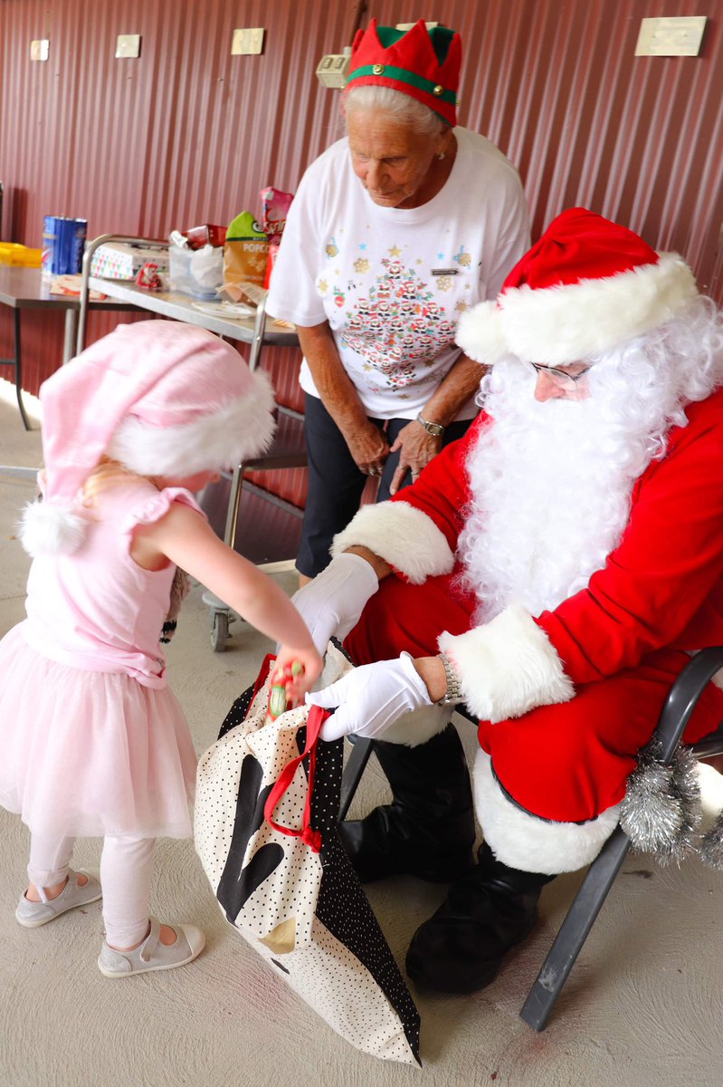 WBowls's tweet photo. How lucky are we! Santa managed to find our Bowling with Babies group last Friday.  Fab social group for parents and little tikes. #bowls #Bowlingwithbabies @WyndhamCouncil #werribee #HoppersCrossing #PointCook #babies #mums #babies #toddlers https://t.co/Q83qHM4uVu