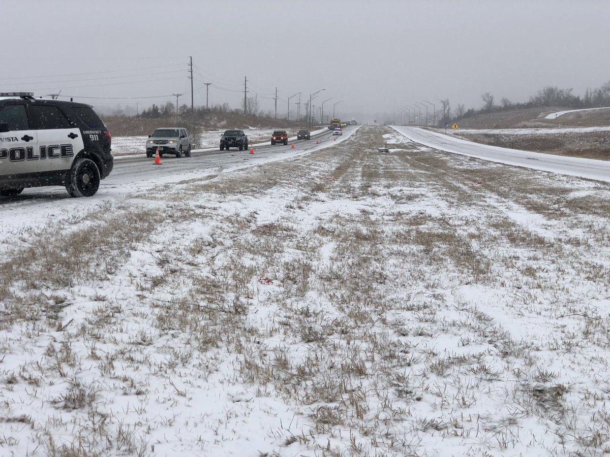 The @SRN_Inc <a href="/lavistapolice/">La Vista Police</a> barriers proved valuable again. These barriers allow us to restore traffic flow near crash scenes while protecting the privacy of victims.  Reducing the risk of secondary crashes and improving safety for all during these incidents. <a href="/MetroAreaTIM/">Omaha-Council Bluffs Metro Area TIM</a>