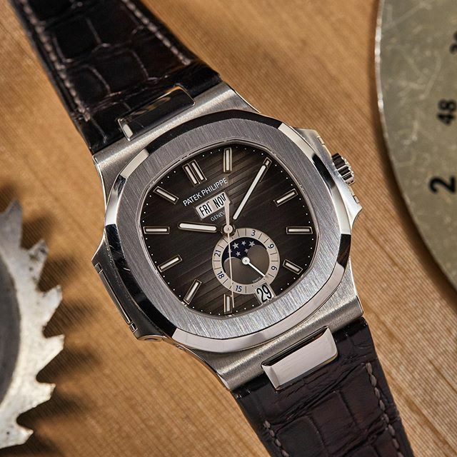 contrapante's tweet photo. Patek Nautilus at an outrageous price with a recent service price slashed for the holidays to only $52k. This one will fly! Info: rich@contrapante.com https://t.co/ykVzZhC67n https://t.co/UqSmx8IrIT