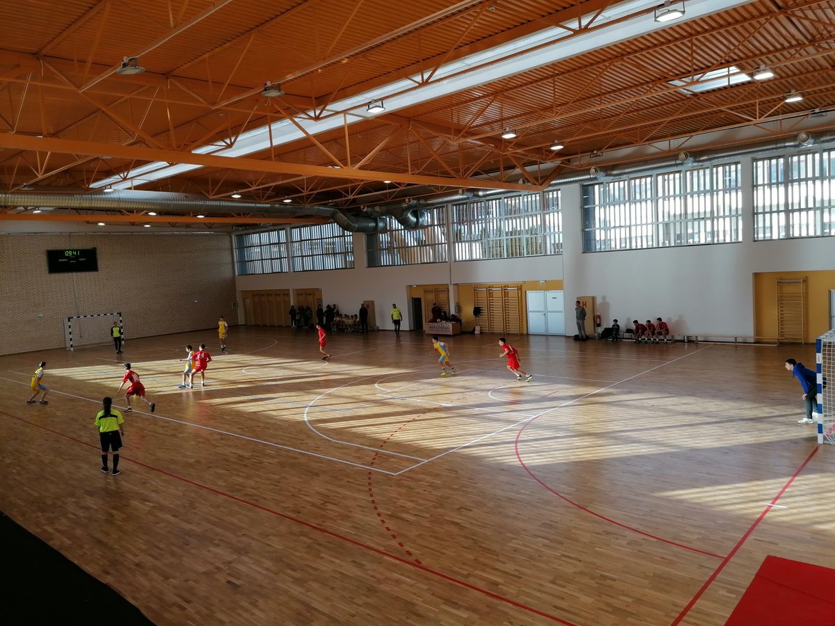 dusatravar's tweet photo. I ovaj vikend je prošao u znaku školskog sporta. Nastavljene su lige u odbojci i malom fudbalu osnovnih i srednjih škola grada #Banjaluka
#školskisport #schoolsport #MOIRS https://t.co/KRffW2D0Vt