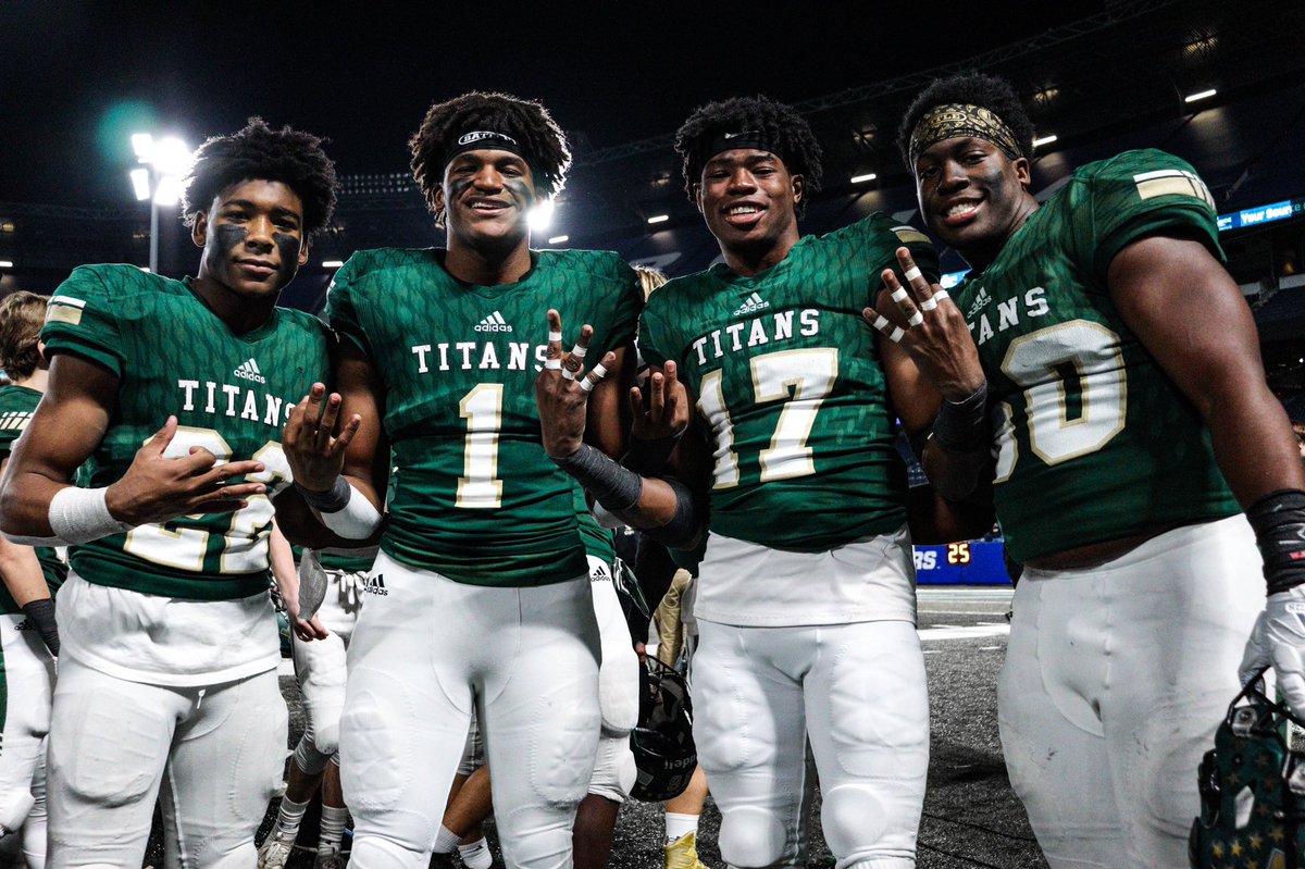 Blessed to be apart of something this great for the past 3 seasons. Love my Teammates,Coaches,and Family for all there support. Onto year 4🖤 #StateChamps