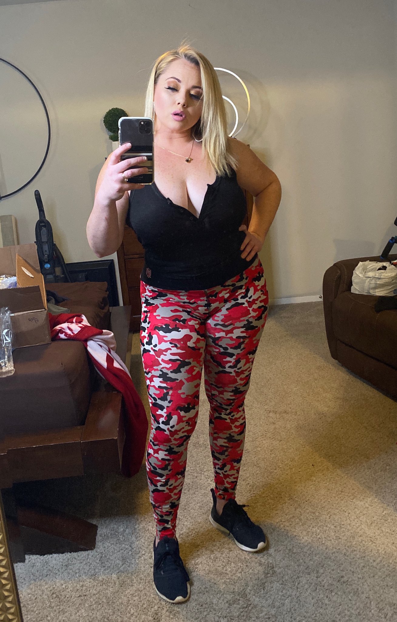 About to go on a walk❤️ https://t.co/MpGld3WneS