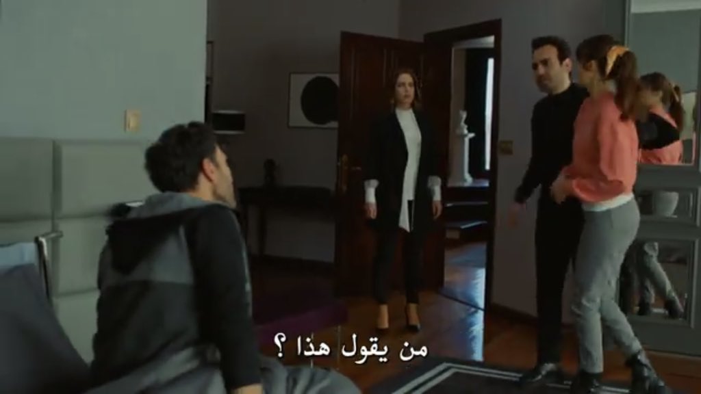 Maahaakhm's tweet photo. اشوفه مشهد تمهيدي لعداوة شديده بين اخوان اكثر من غيره ☹️💔 كارتال من شدت غيرته اهم شي يطلعها برا البيت بعيد عن ذا المجنون 🦅🔥 #Azize #KerAz https://t.co/ipQe2hRKyH