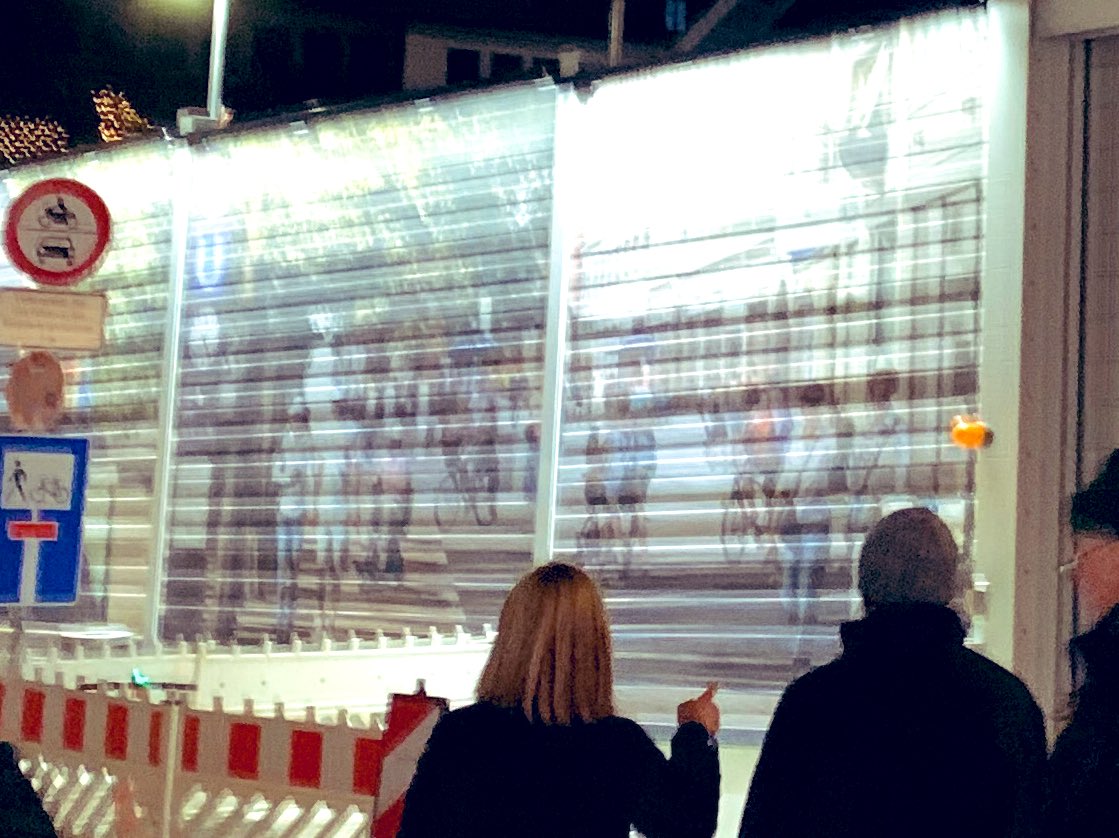 kluw's tweet image. #planninggeek of the day...look at these site hoardings...#Munich