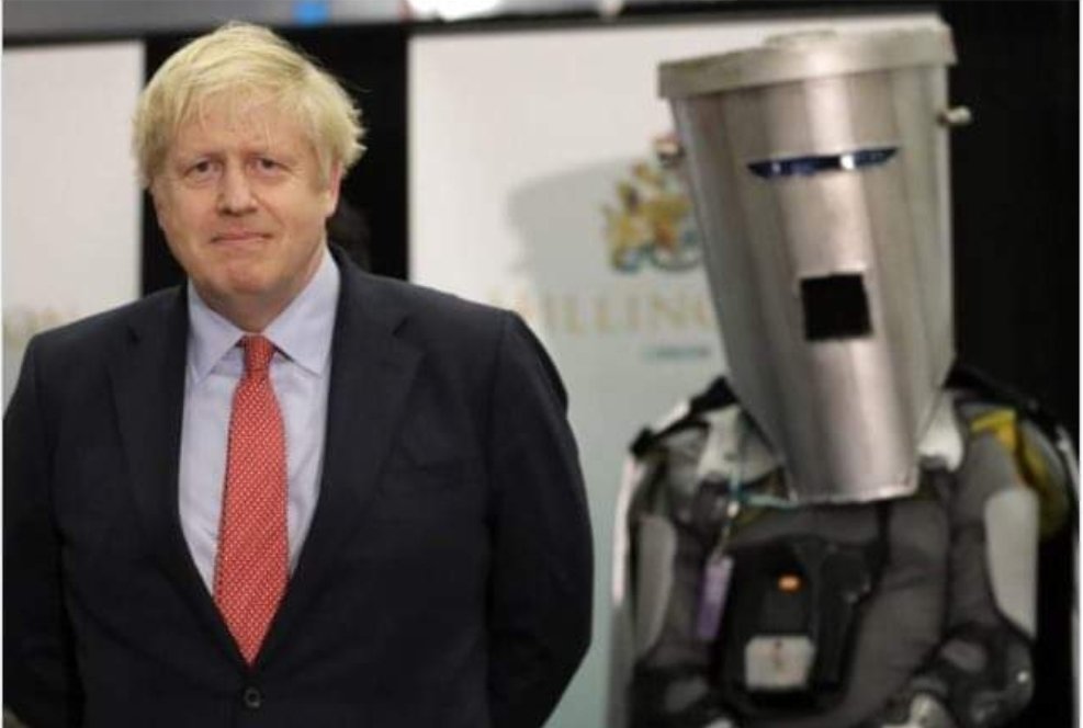 malley58's tweet image. Just in case your confused the one on the left is the prime minister