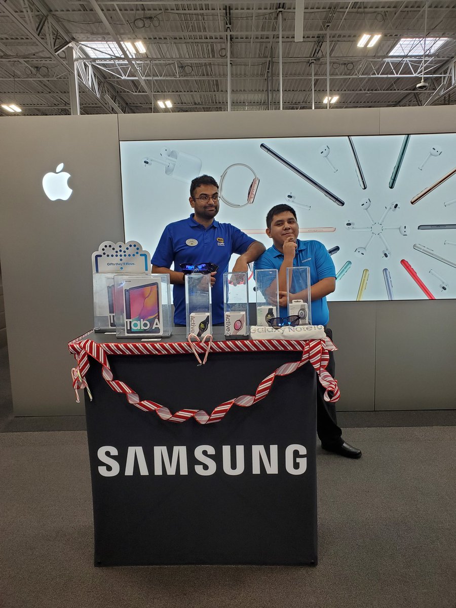 houstonsamsung's tweet photo. Happy Holidays and Happy Savings !! 🎅 'Tis the season for #Samsung! Go all out for gift they'll all #love🎁😁 #HoustonSESFlagship @mrentas258 @Krivs14 https://t.co/IcbGMJIVfn
