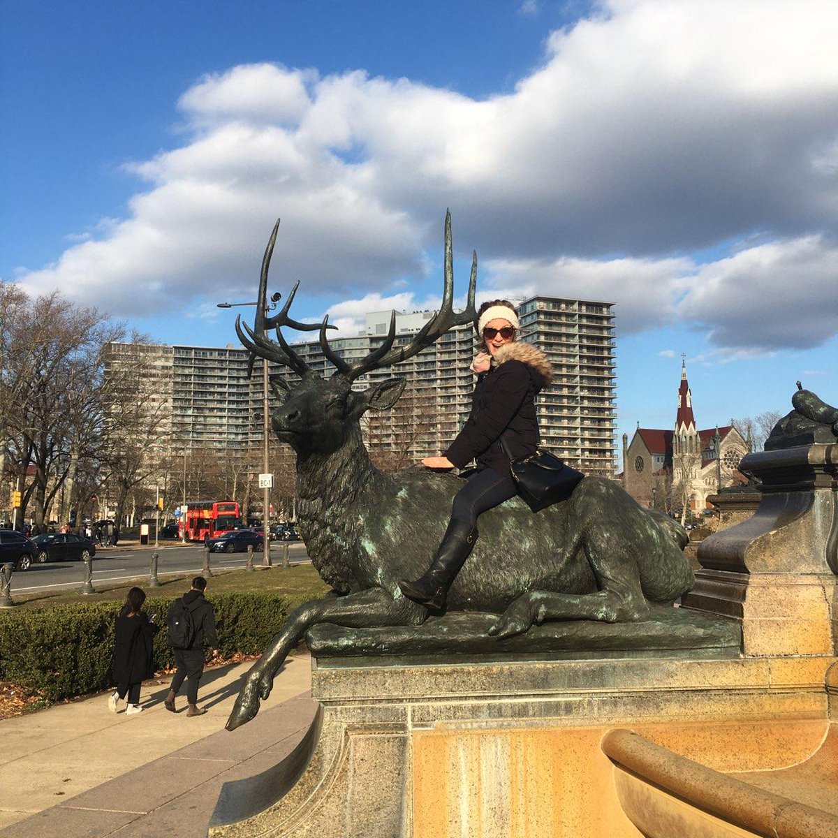 positively_kate's tweet photo. I gotcha, Santa! On my way!
#reindeer #kinda #ondasher #Philadelphia #Sunday #Christmastime #adventures 📸 @jtente727 https://t.co/JdBmf24bQa