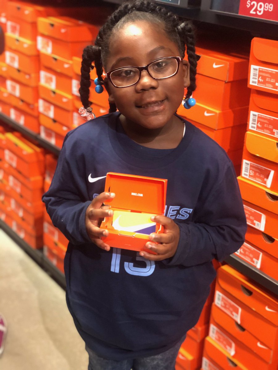 THANK YOU <a href="/jarenjacksonjr/">JJJ</a> for your generosity and creating a Christmas to remember for these girls and their families. THANK YOU to @MemGrizzYouth and <a href="/memgrizz/">Memphis Grizzlies</a> for making this event possible for the youth in our community. THANK YOU! #SeasonOfGiving 🎁 #ThisIsWhyWePlay