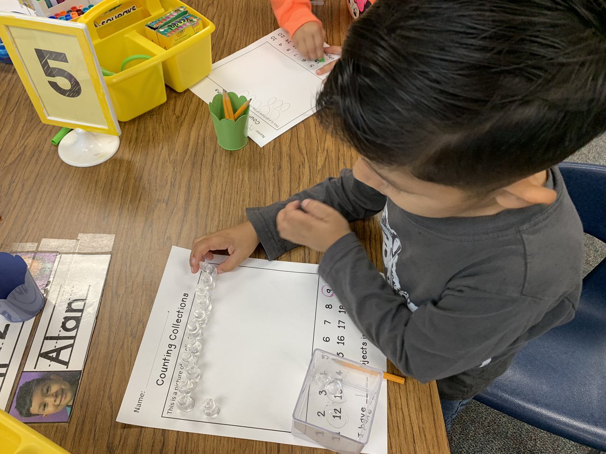 123CHELbytheSEA's tweet photo. TKs in @LESDSchools are making sure they #countall by counting their collection with a friend and checking to see if their recording matches how many they have in their #countingcollection. @Angelaturrou @UCLAMathProject @beachteachlove @alloydchest @vmhayward TKs are AWESOME! https://t.co/0cxGUwcR4f