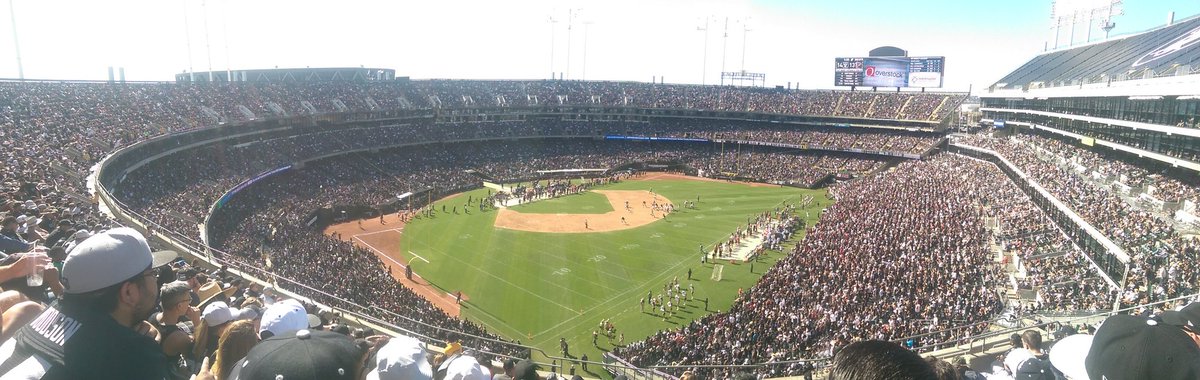 DaveFeatures's tweet photo. One more half, let's get it done! #RaiderNation #RaiderNationUK https://t.co/L41iyueEmd