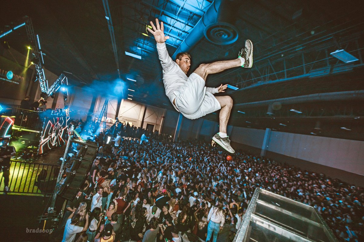 vcdparties's tweet photo. BALL DROP 2020
📍Mountain America Expo Center
Dec 31st // 8:00PM
- Year 3
- 4,000+ 👫
- DM us how to get in Free 😏
#UTAHBALLDROP #UTNY
Promo code: VIKOCJDANE for $5 off at https://t.co/ITa4reCPlp https://t.co/GunuymTSE8