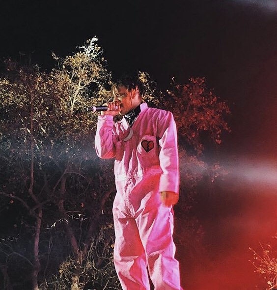 BPryz_'s tweet photo. Trippie Redd wearing the jumpsuit I made for him🔥💕 @trippieredd #RollingLoud https://t.co/BeQ8pdIHGS