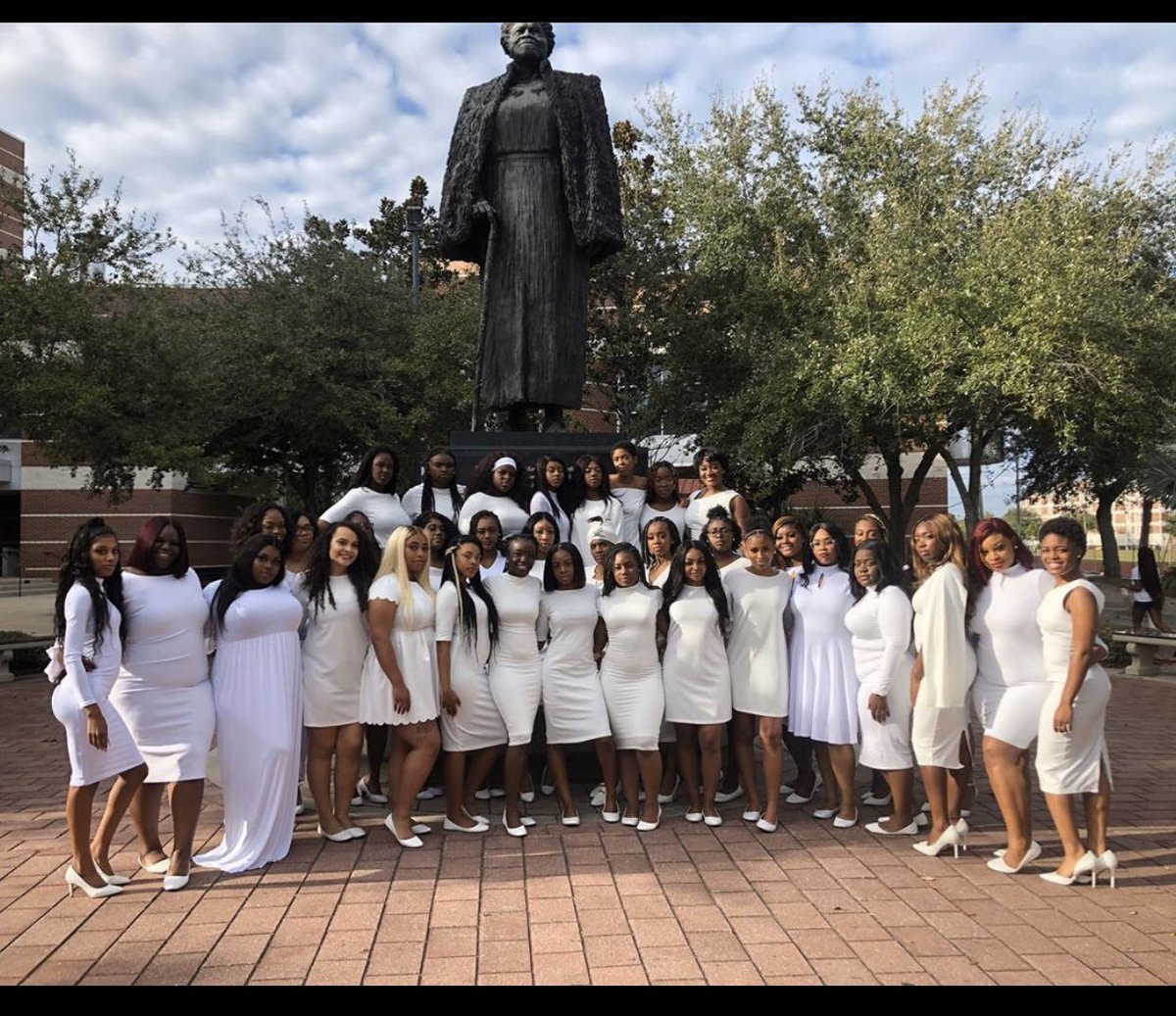 l0yalqveen's tweet image. #Substantial36 #SISTUHS 🖤💛