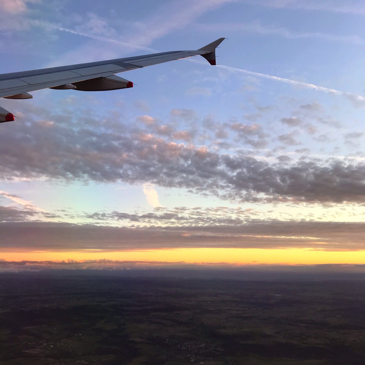 KrisZar's tweet photo. Lovely evening BA flight from Lyon with clear skies and views over Alps and Mont Blanc. Headphones with @bjork’s latest album on and it was quite something all together. @British_Airways @VINCIAirports #Alps #MontBlanc #musicineverything https://t.co/BSQIGe9zdP