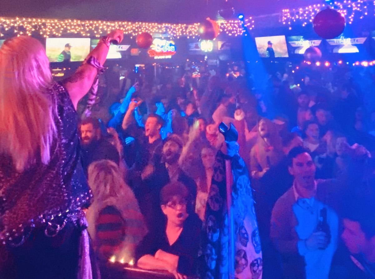 TopGunZstl's tweet photo. Thanks for rockin’ with Top GunZ at @HelensFitz !!! https://t.co/SxQyfGIHpX