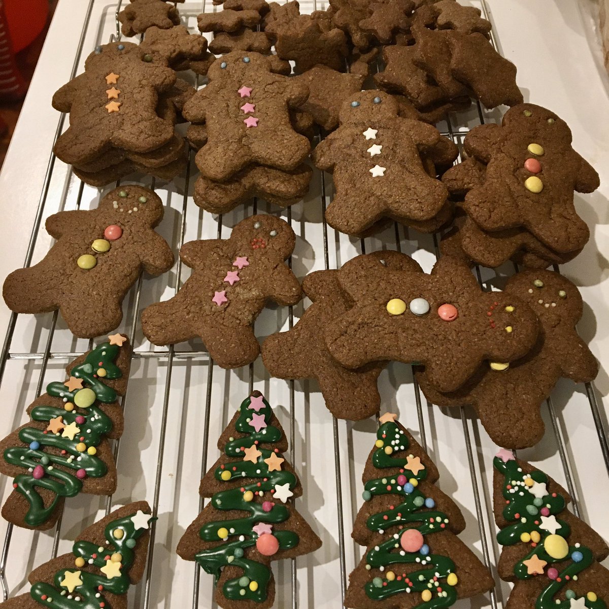 drmakerbaker's tweet image. Have I made enough 🤔 #bakersproblems