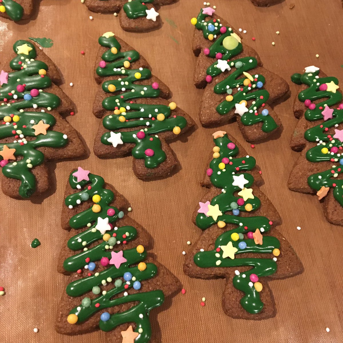 drmakerbaker's tweet image. Have I made enough 🤔 #bakersproblems