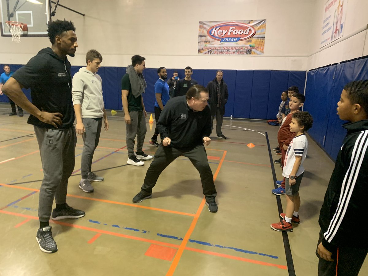 heathervulin's tweet photo. Our @Manhattan_WBB had so much fun working with @JaspersMBB and @steve_masiello hosting a free basketball clinic at  #YMHA!  #playGREEN https://t.co/2XILxuko7j