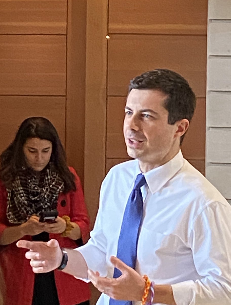kritter58's tweet photo. #SeattleforPete #WAforPete https://t.co/eJ15eNC585