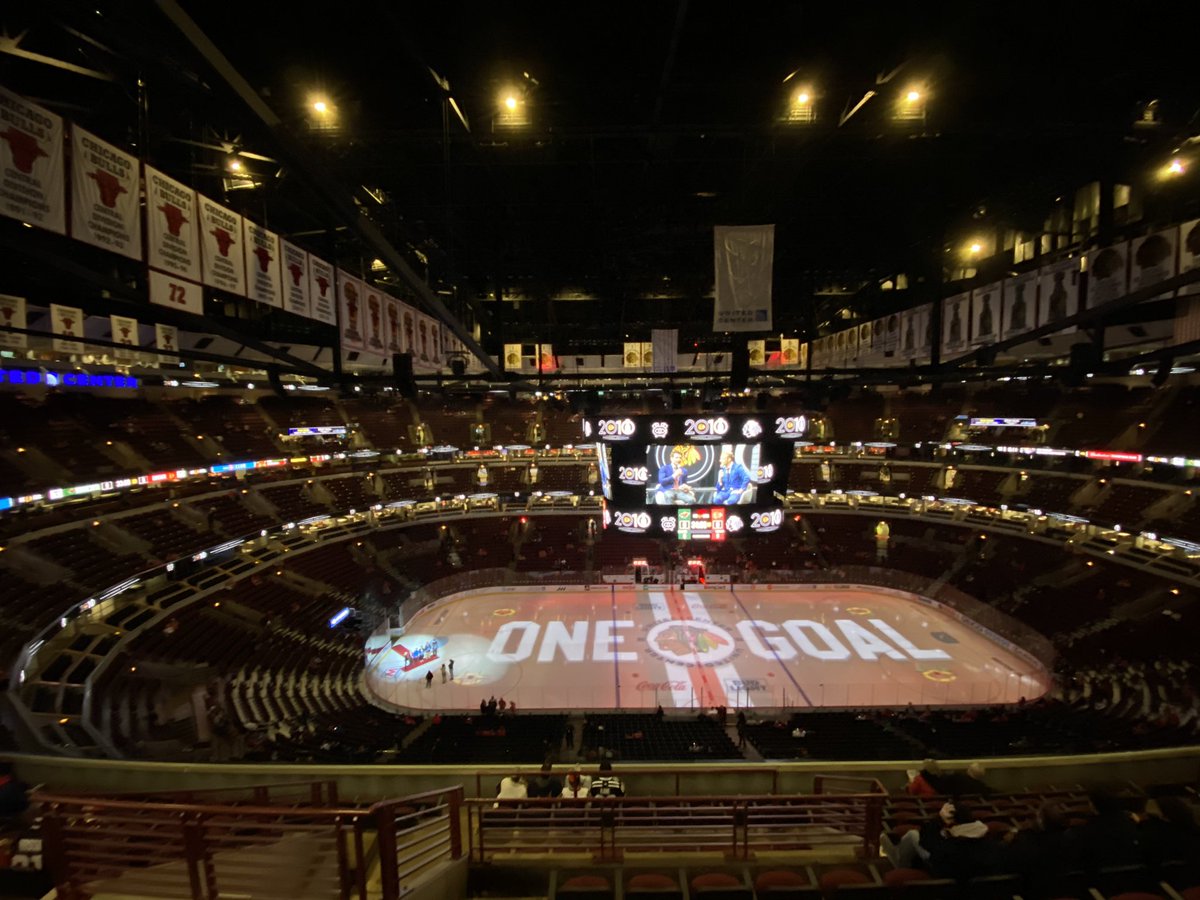 TR1N1TY3's tweet photo. #Blackhawks #OneGoal #Section318 https://t.co/B1L253JJHq