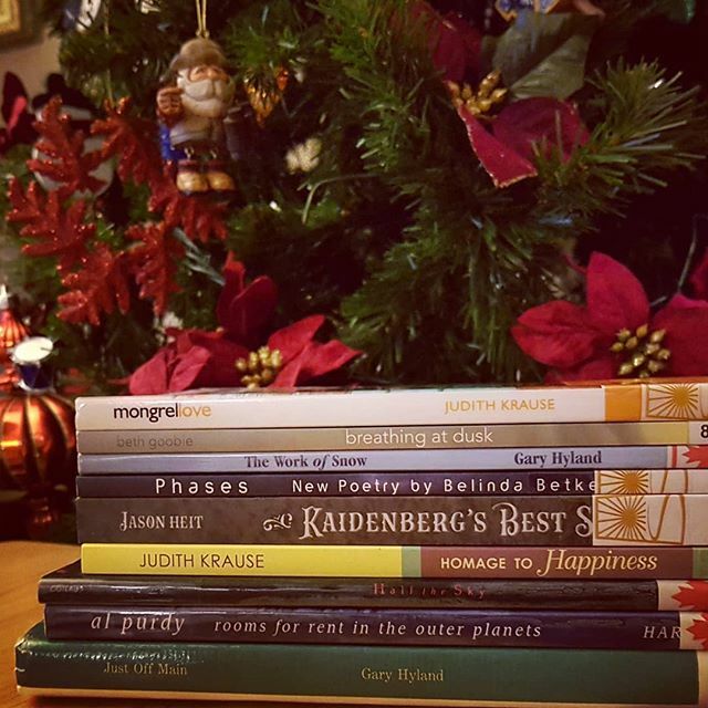 McFarlaneBooks's tweet photo. My new Sask Lit pile, mostly poetry aside from Heit's Kaidenberg #bookstack .
.
.
#saskpoets #sklit #readwithme #booksareforever #sasklit #poetsofsaskatchewan #readingtime #readinglove #poetry #bookstagramtogether #readinglove #readerforlife #readingisli… https://t.co/cdsz6TWrME https://t.co/jwA2xSNqzN