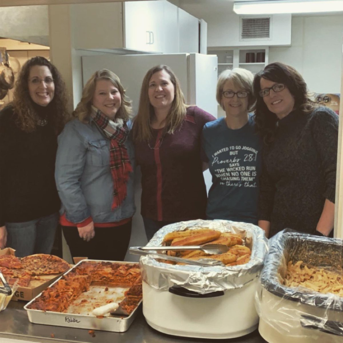 AGS_Gamma's tweet photo. Huge shoutout to the best moms out there. Thanks to the Moms’ Club, the Alpha Sigs are ready to take on finals week!! https://t.co/l1Di7WcAVi