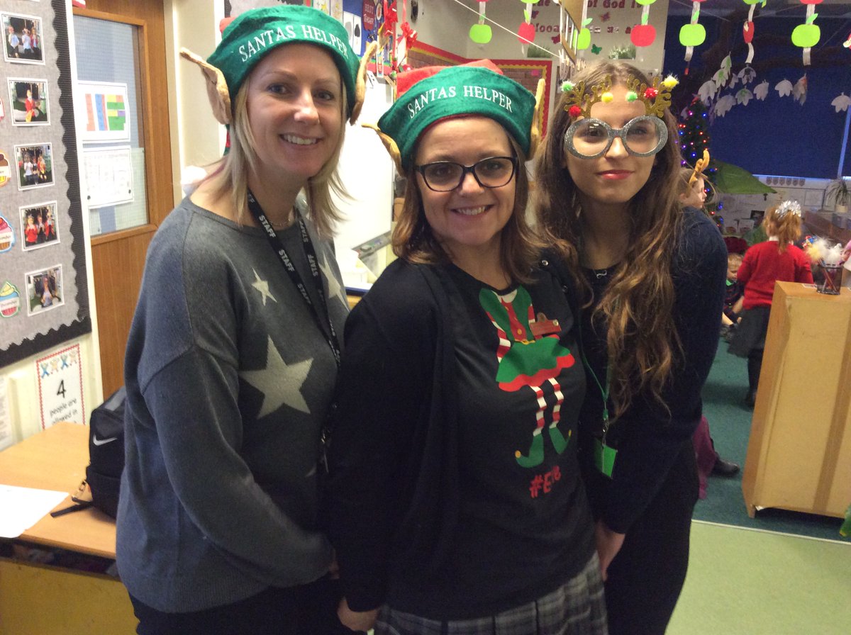 OakClassStBarts's tweet photo. Even the staff team got involved in...  #ChristmasJumperDay2019 #savethechildren @ClassPalm @AppleStBarts https://t.co/8MMc1lpUAV