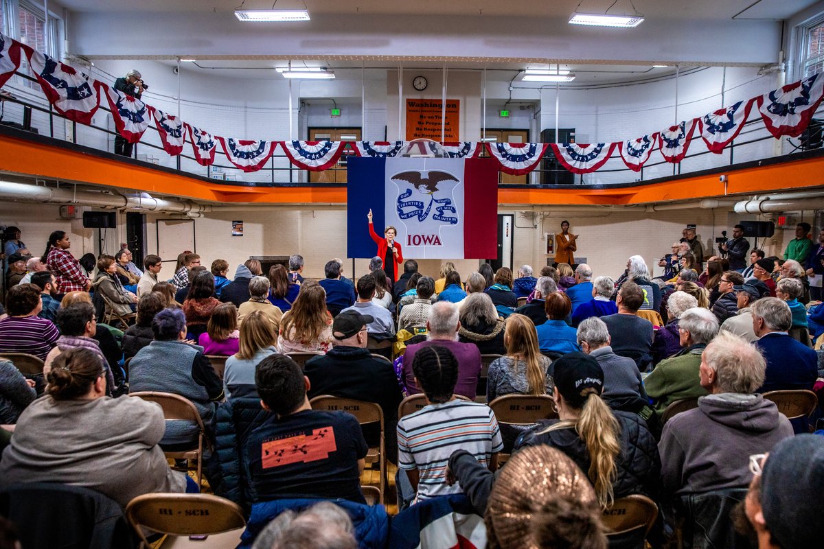 Elizabeth Warren speaks at the Washington town hall.