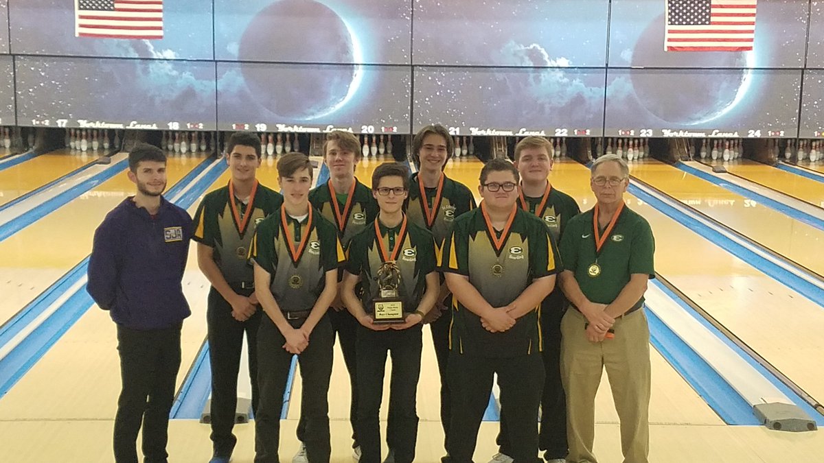 sreitz00's tweet photo. So proud of @St_Eds_Bowling for grabbing the Championship at the Bruins Classic. @sehsathletics @wearesteds https://t.co/jHyrNr8Ldk